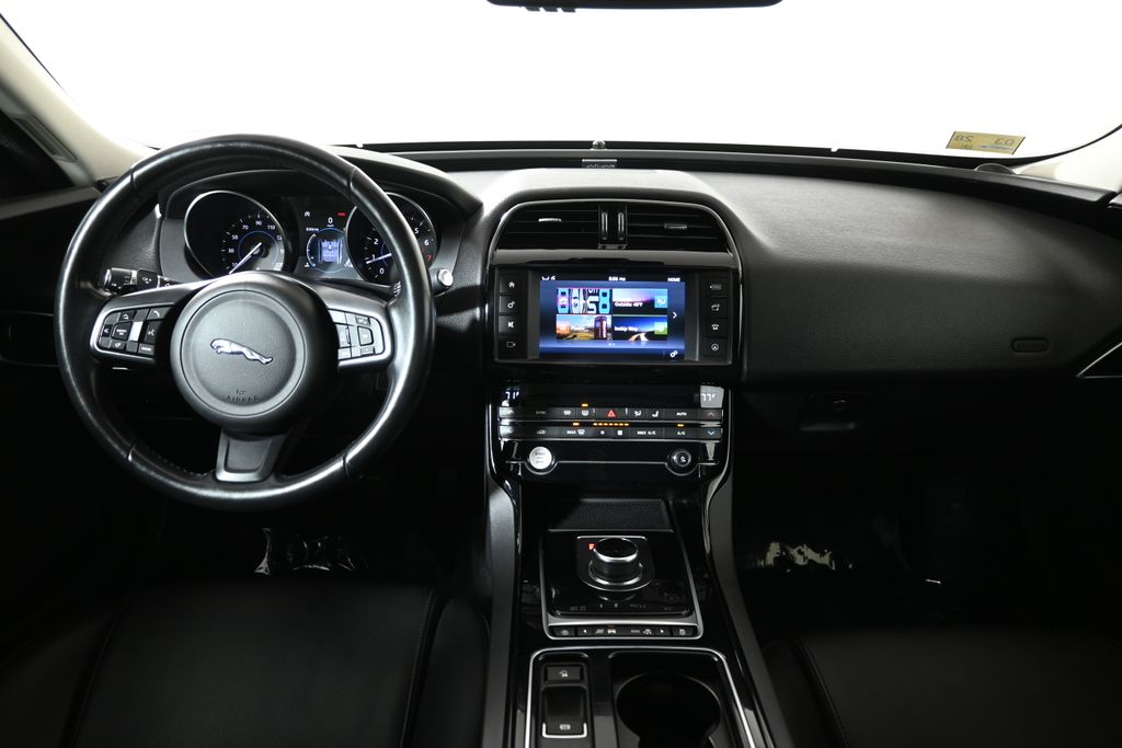 Thumbnail: 2018 Jaguar XE - 17