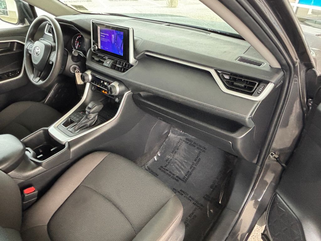 Thumbnail: 2024 Toyota RAV4 - 20