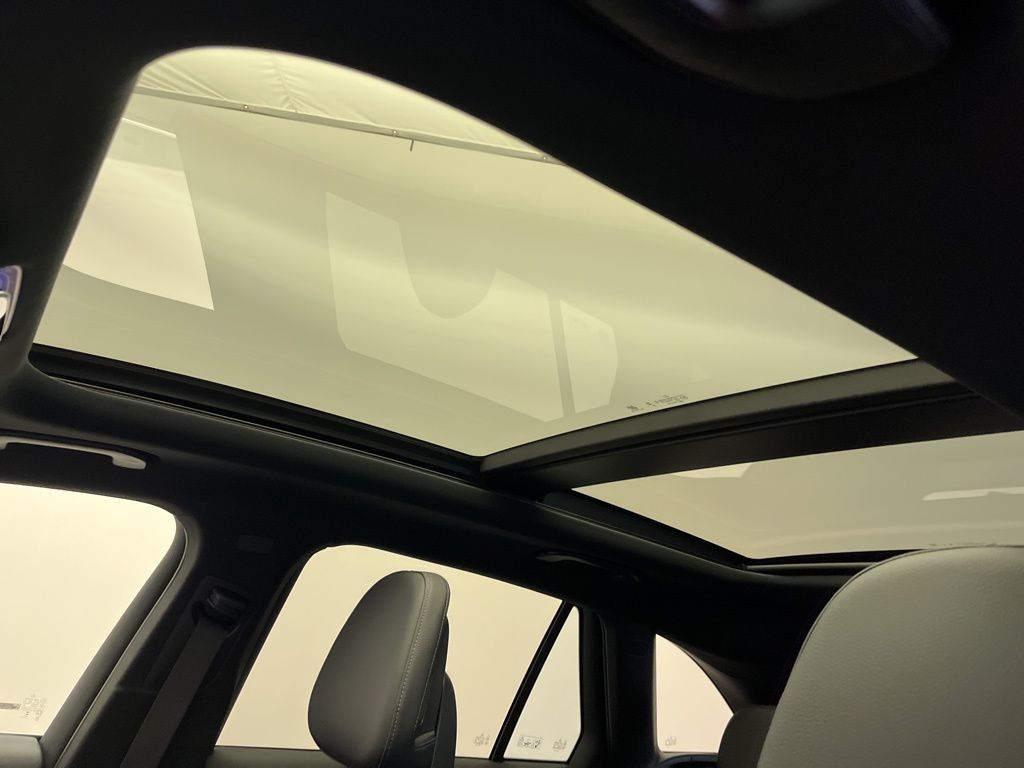 Thumbnail: 2026 Mercedes-Benz GLC - 22