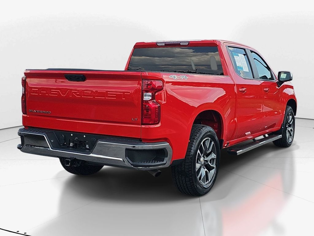 Used 2023 Red Chevrolet LT image 4