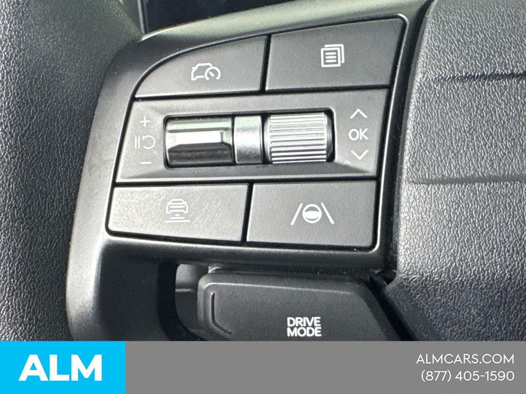 Used 2025 White Kia LXS image 28