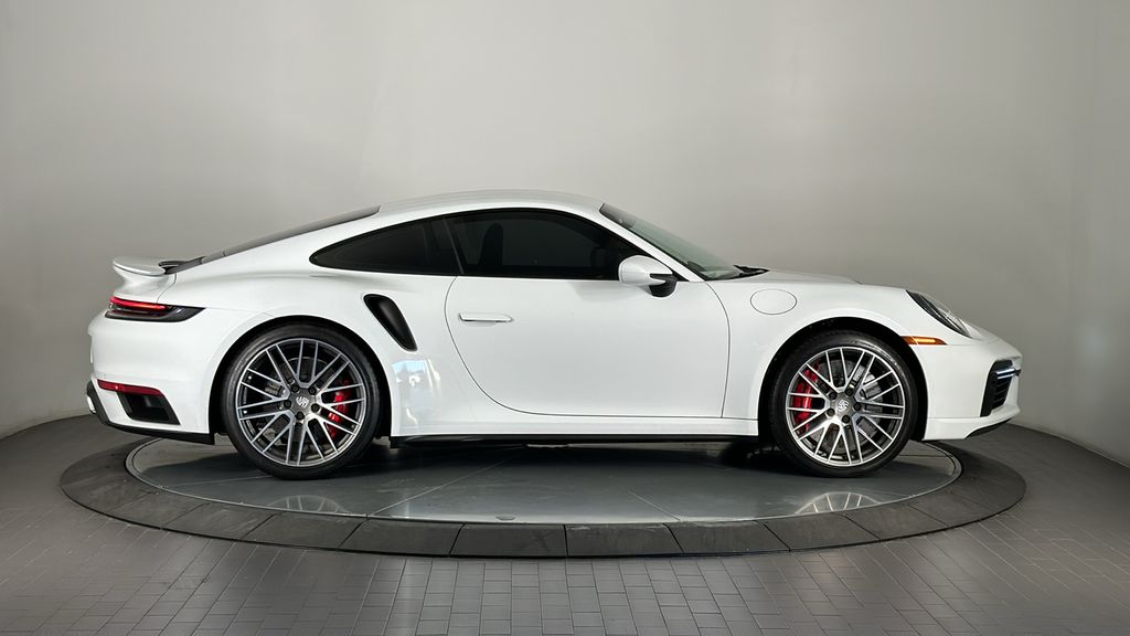 Thumbnail: 2022 Porsche 911 - 8