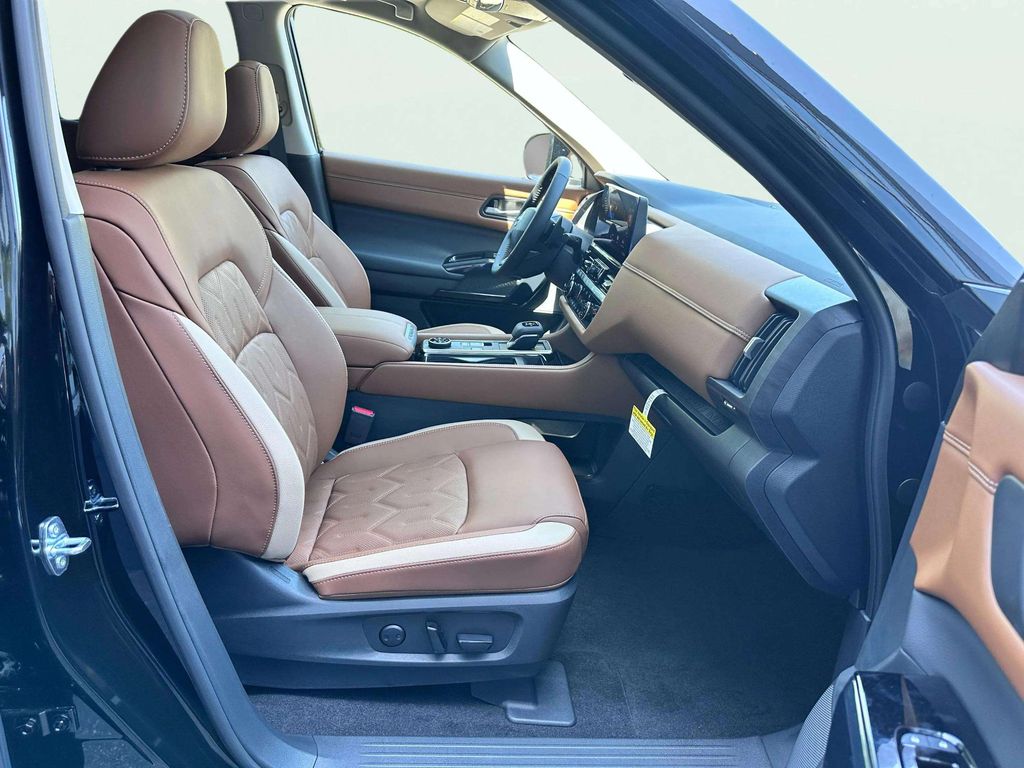 New 2026 Super Black Nissan Platinum image 18