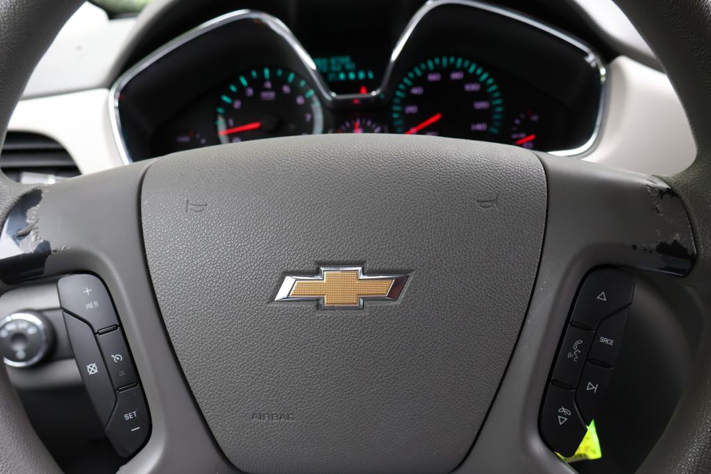 2013 Chevrolet Traverse LS 25