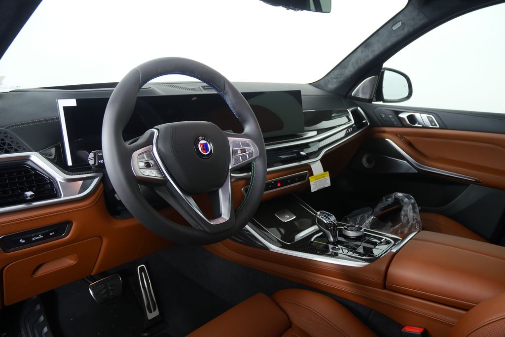 Thumbnail: 2026 BMW X7 - 14