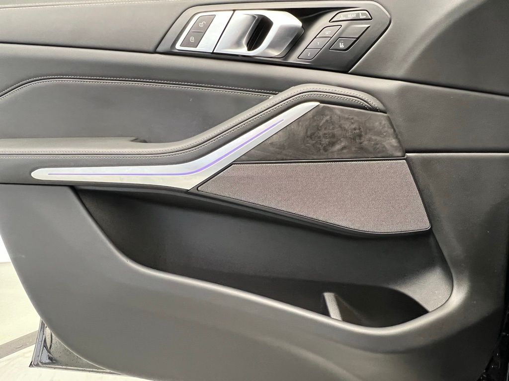 Thumbnail: 2024 BMW X7 - 22