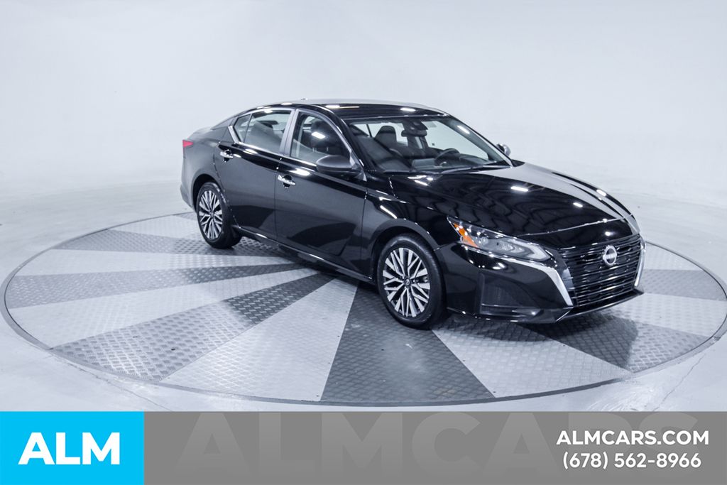 Used 2025 Black Nissan 2.5 SV image 14