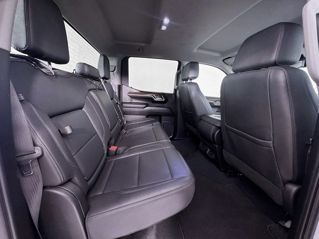2024 GMC Sierra 1500 SLT - Photo 27