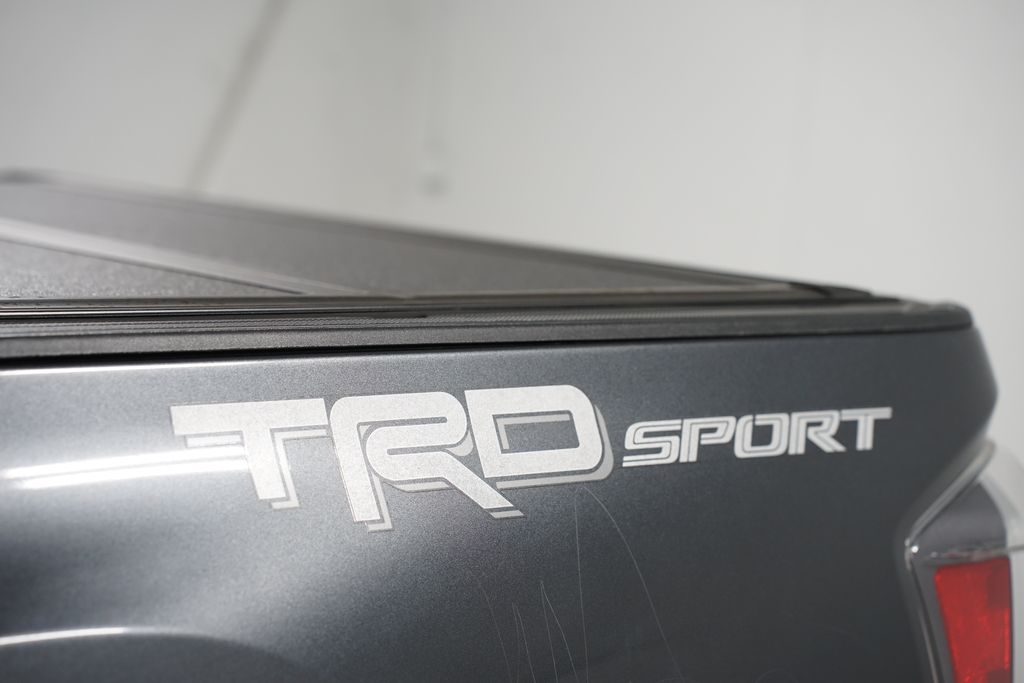 Thumbnail: 2021 Toyota Tacoma - 10