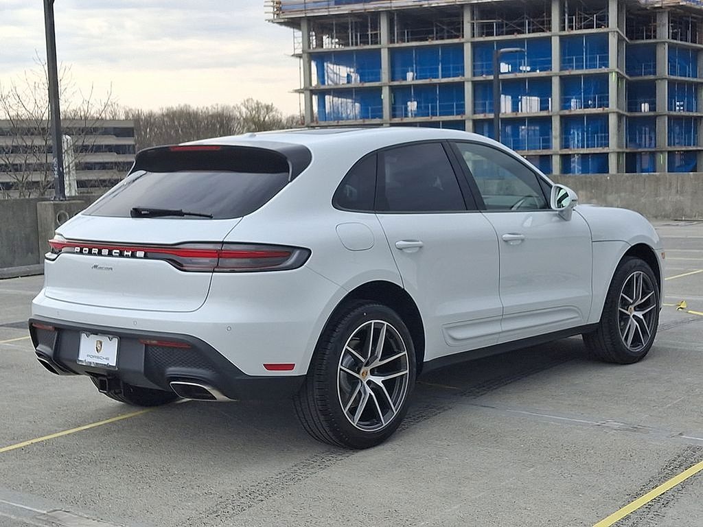 Thumbnail: 2025 Porsche Macan - 8