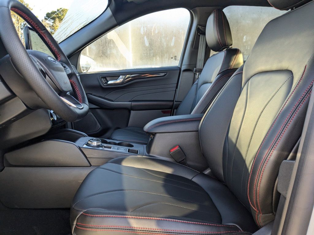 2025 Ford Escape ST-Line Elite