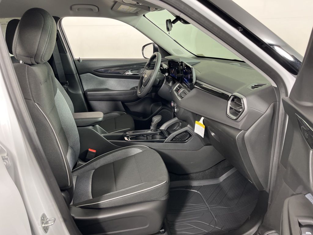 2026 Chevrolet TrailBlazer LS 8