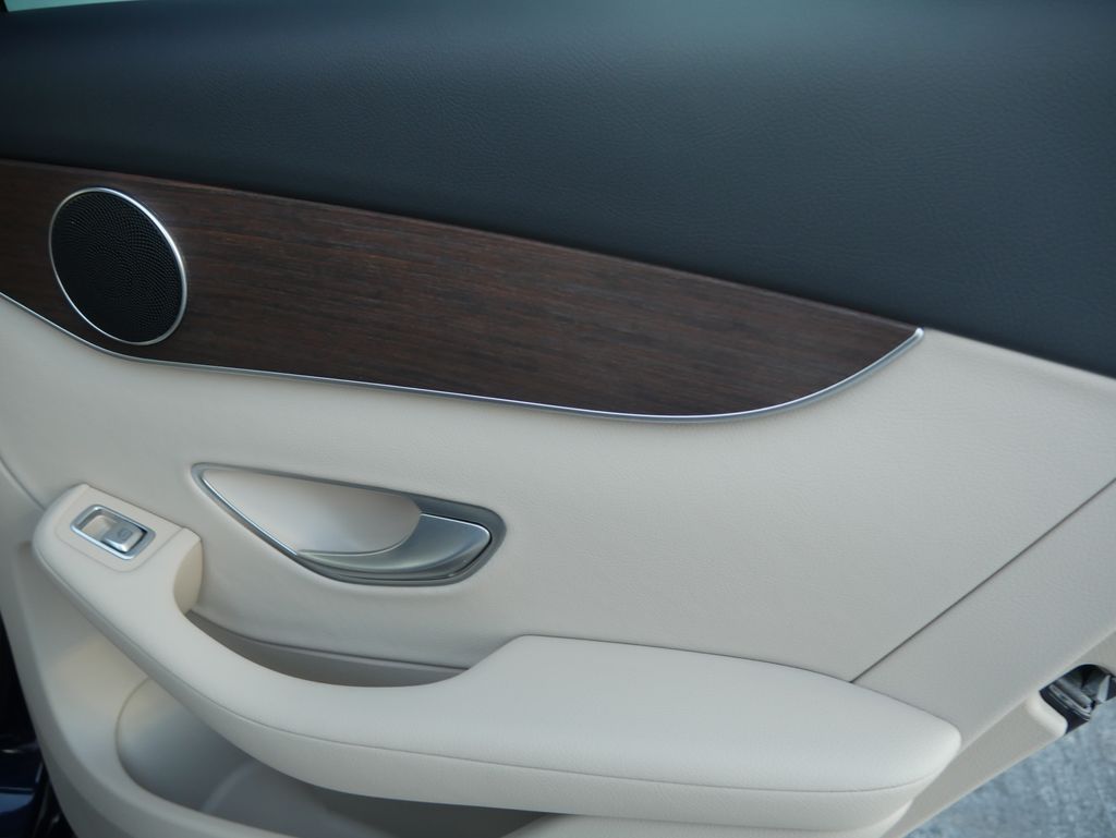 Thumbnail: 2023 Mercedes-Benz GLC - 30