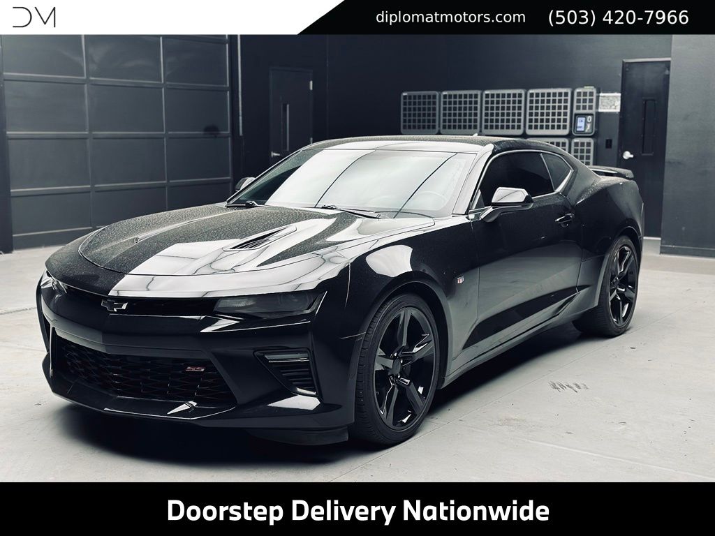 Black 2018 Chevrolet Camaro Coupe Rear-Wheel Drive 6-Speed Manual