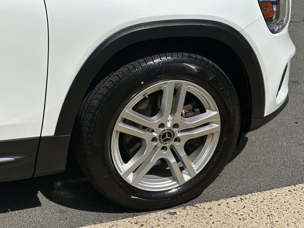 Thumbnail: 2022 Mercedes-Benz GLB - 18