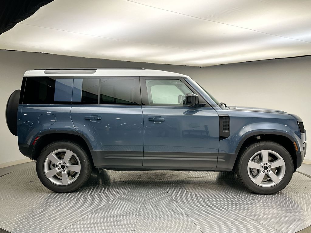 Thumbnail: 2026 Land Rover Defender - 4