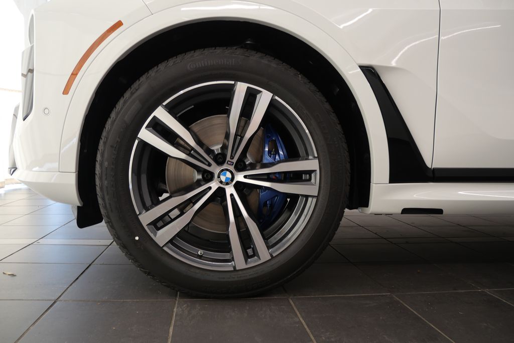 2025 BMW X7 M60i 3