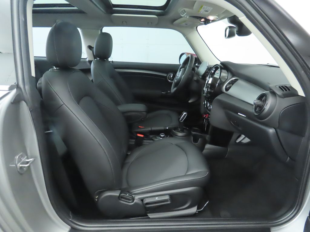 Thumbnail: 2023 MINI Cooper - 20