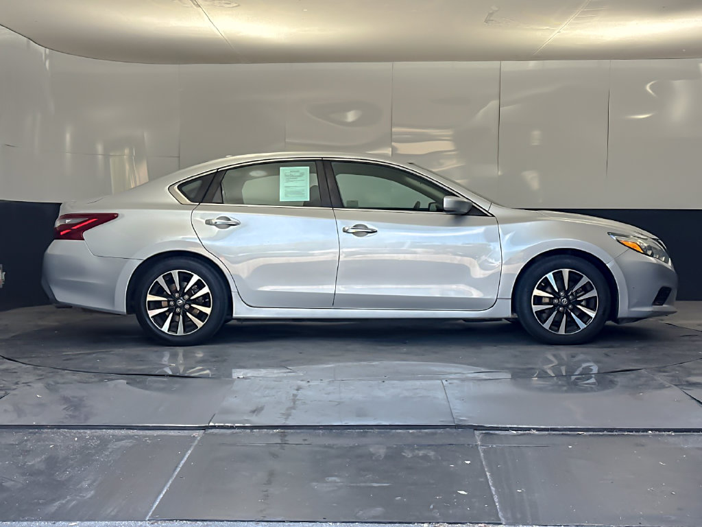 Used 2018 Nissan Altima SV with VIN 1N4AL3AP2JC113270 for sale in Stockton, CA