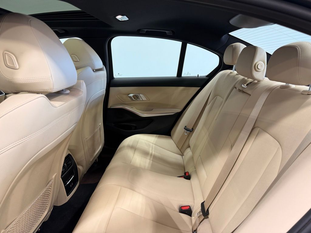 2021 BMW 3 Series 330i xDrive 23