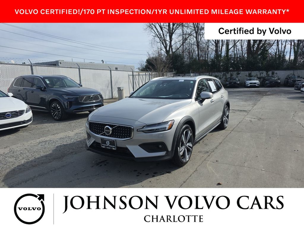 2025 Volvo V60 Cross Country B5 Plus AWD