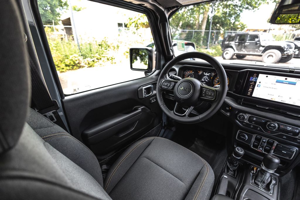 2026 Jeep Gladiator Sport S thumbnail 21