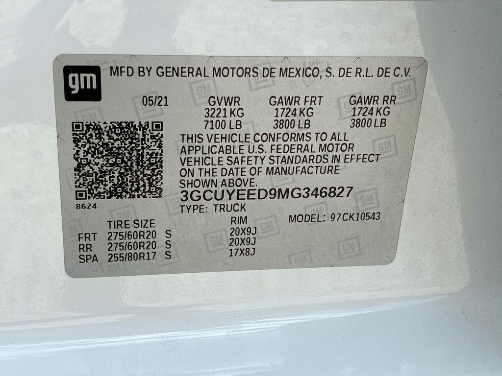 Used 2021 White Chevrolet RST image 31
