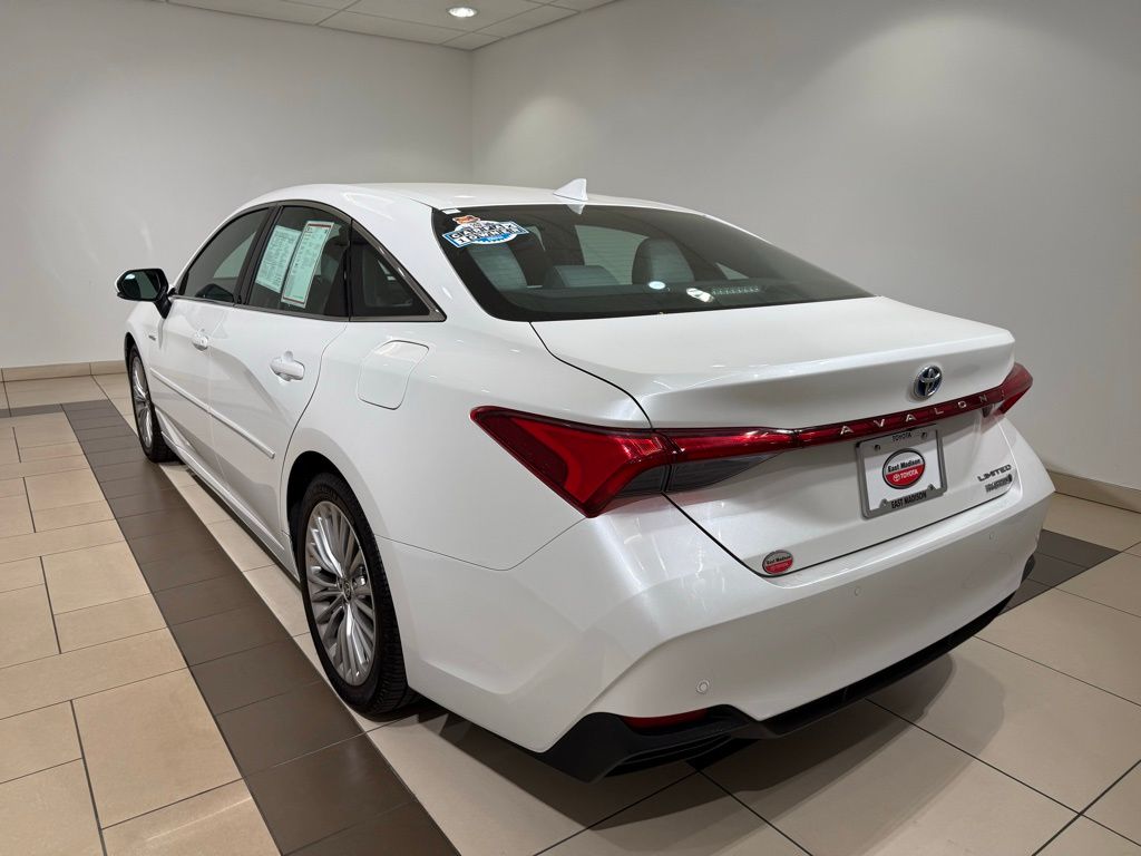 Thumbnail: 2020 Toyota Avalon - 3