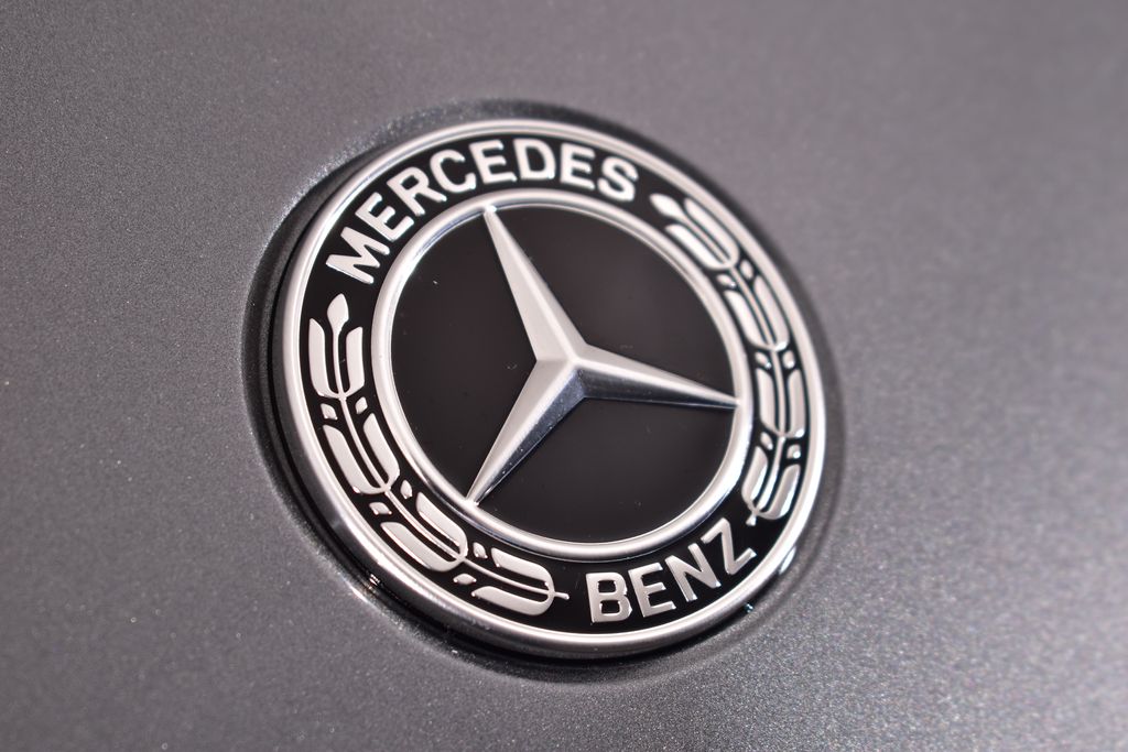 Thumbnail: 2025 Mercedes-Benz C-Class - 10