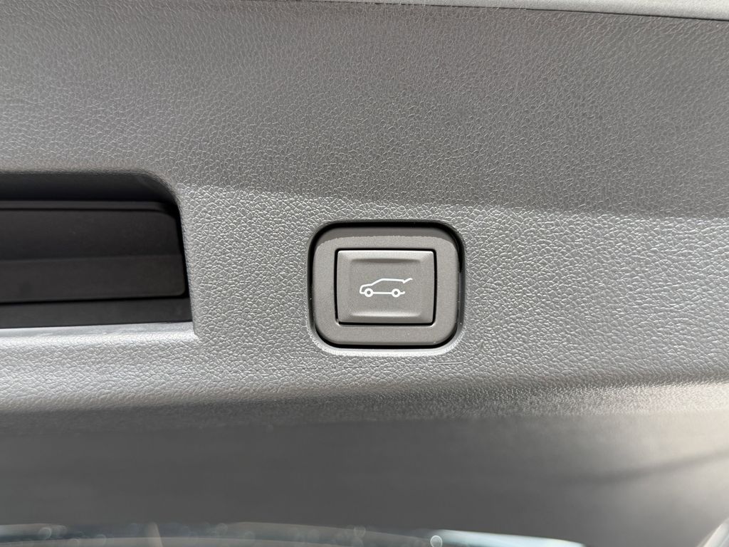 new 2026 Chevrolet Traverse car, priced at $39,395