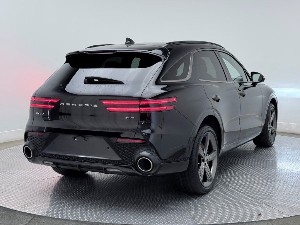 Thumbnail: 2024 Genesis GV70 - 11