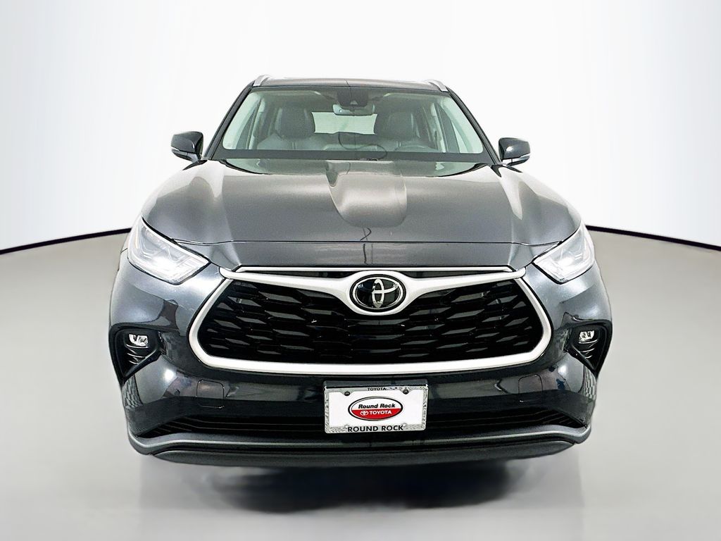 Thumbnail: 2021 Toyota Highlander - 2