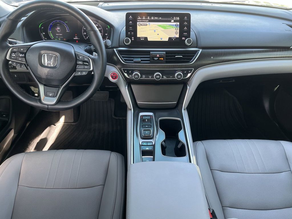 2019 Honda Accord Hybrid Touring 13