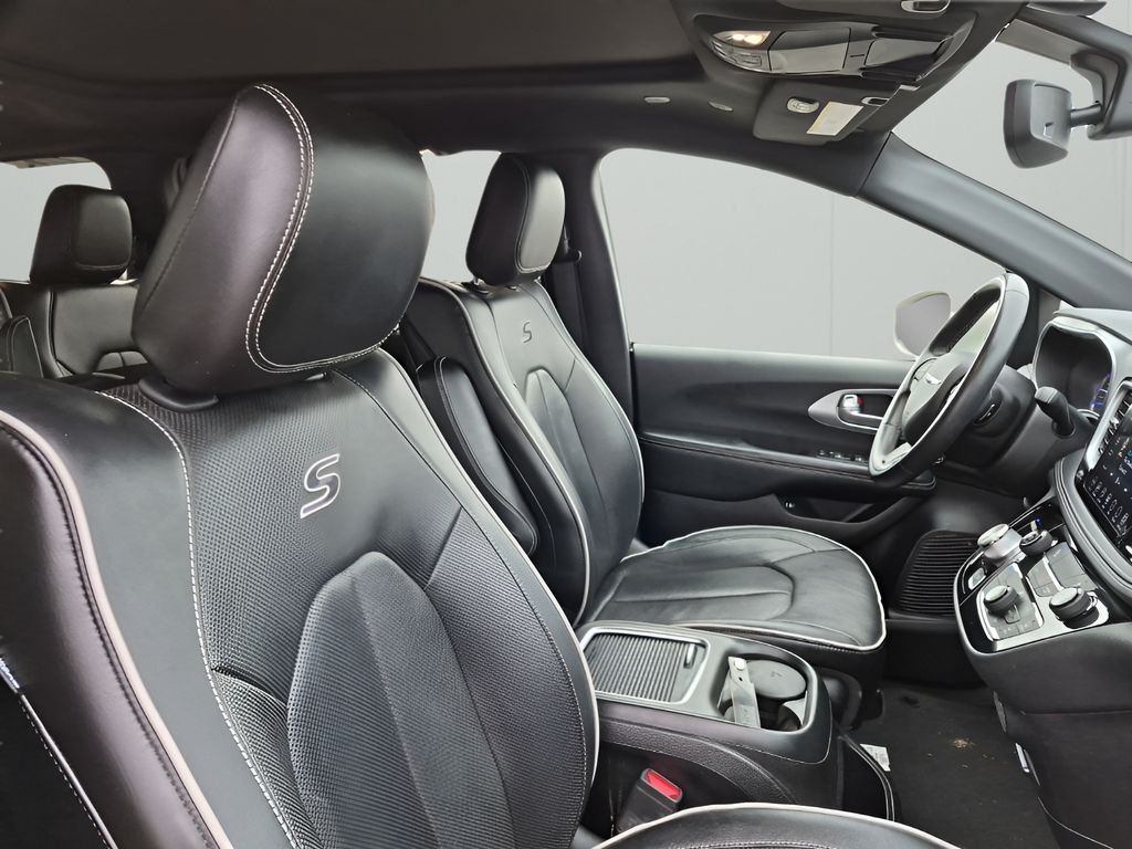 Used Car 2020 Chrysler Pacifica Hybrid  Limited For Sale Under $30,000 In Austin, Texas