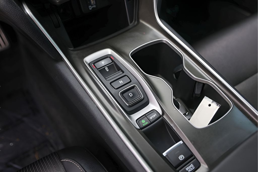 Used Car 2020 Honda Accord  Sport 2.0t For Sale Under $30,000 In Austin, Texas