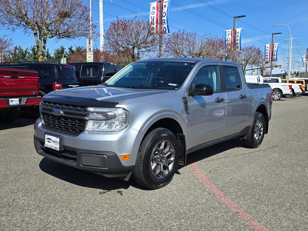 Iconic Silver Metallic 2024 Ford Maverick XLT SuperCrew FWD Pickup Truck Front-Wheel Drive Continuously Variable Transmission