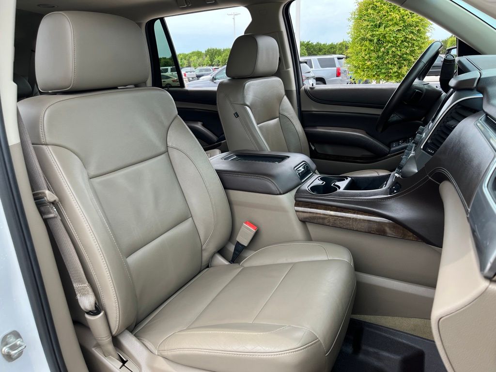 Thumbnail: 2016 Chevrolet Tahoe - 30