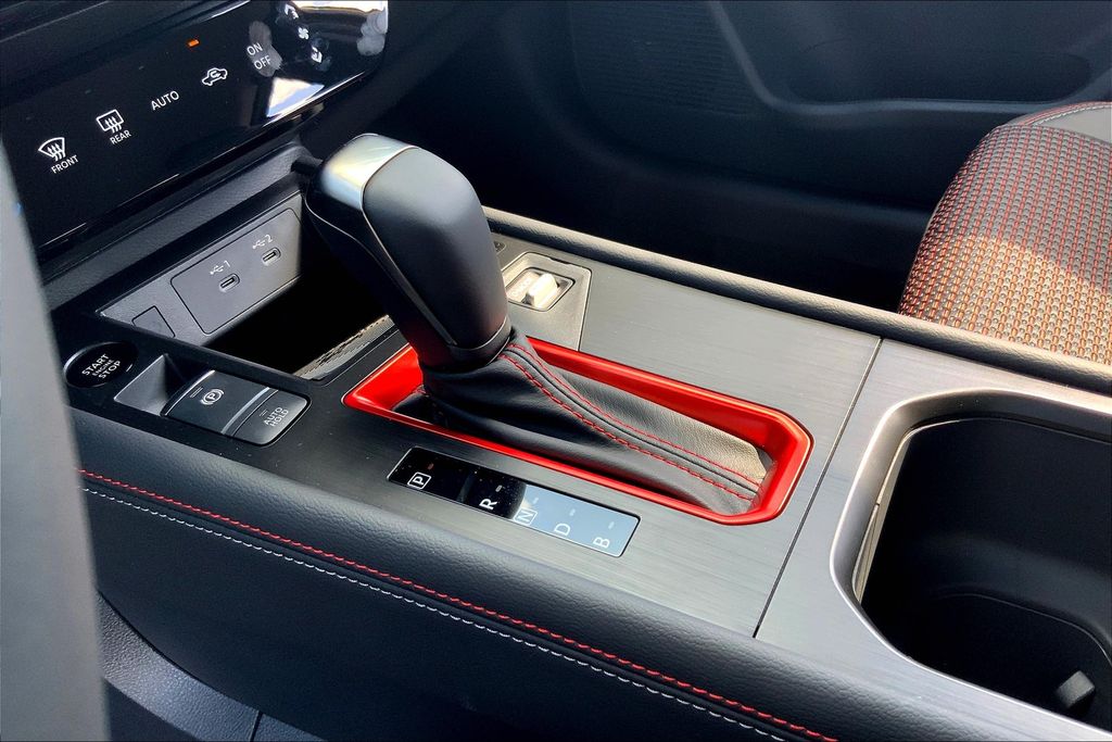 2025 Nissan Kicks SR - Photo 10