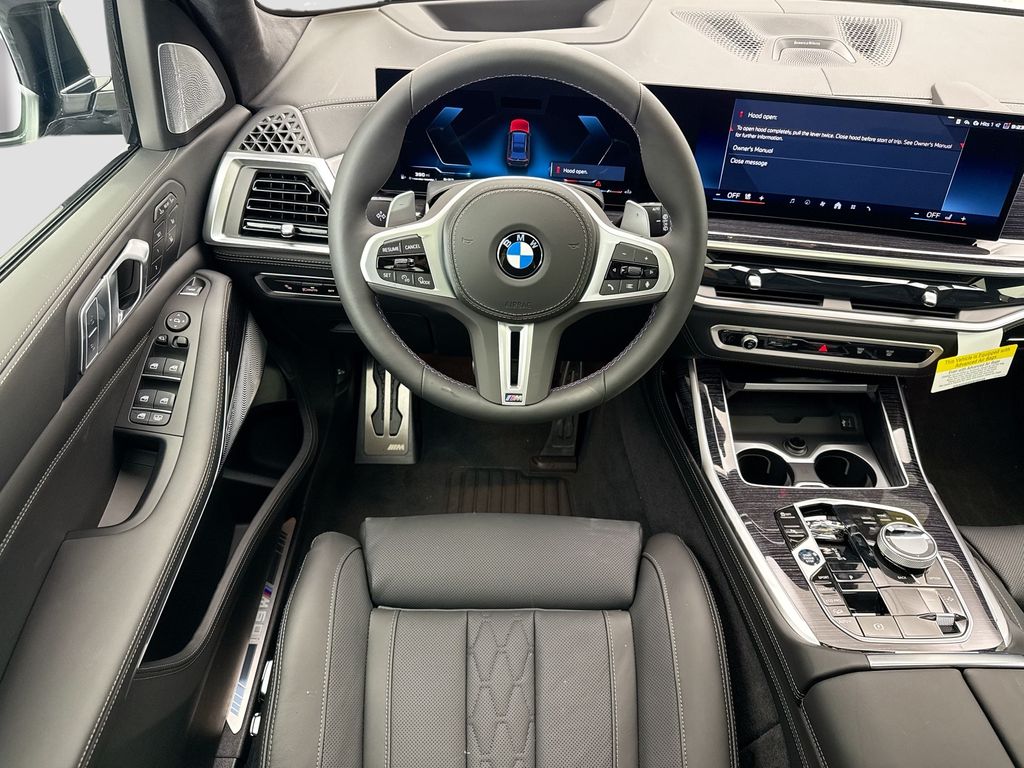Thumbnail: 2026 BMW X7 - 10
