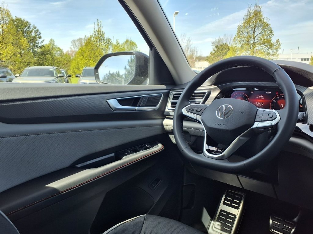 New 2026 Deep Black Pearl Volkswagen Peak Edition image 22