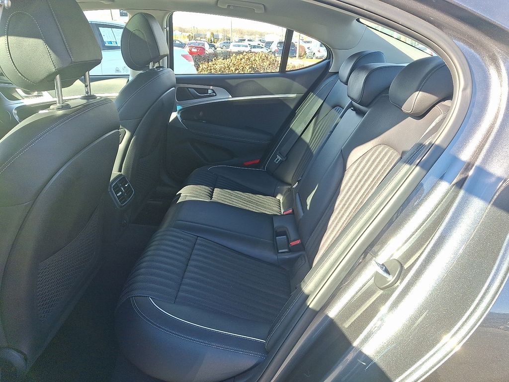 Thumbnail: 2021 Genesis G70 - 10