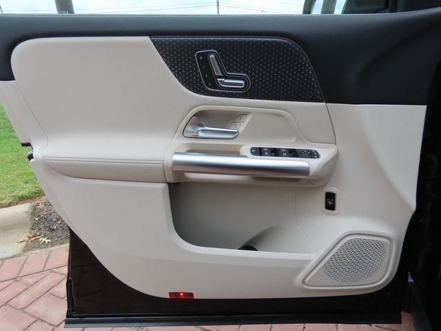 Thumbnail: 2025 Mercedes-Benz GLA - 15