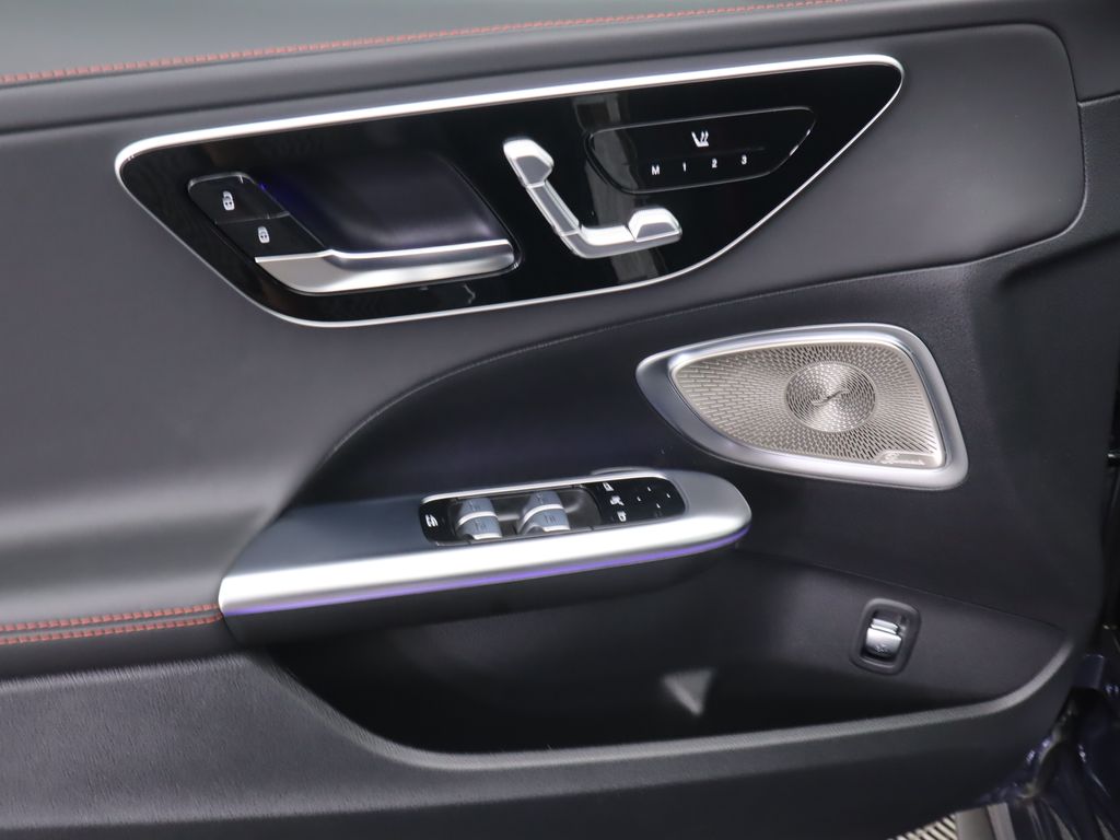 Thumbnail: 2025 Mercedes-Benz C-Class - 25