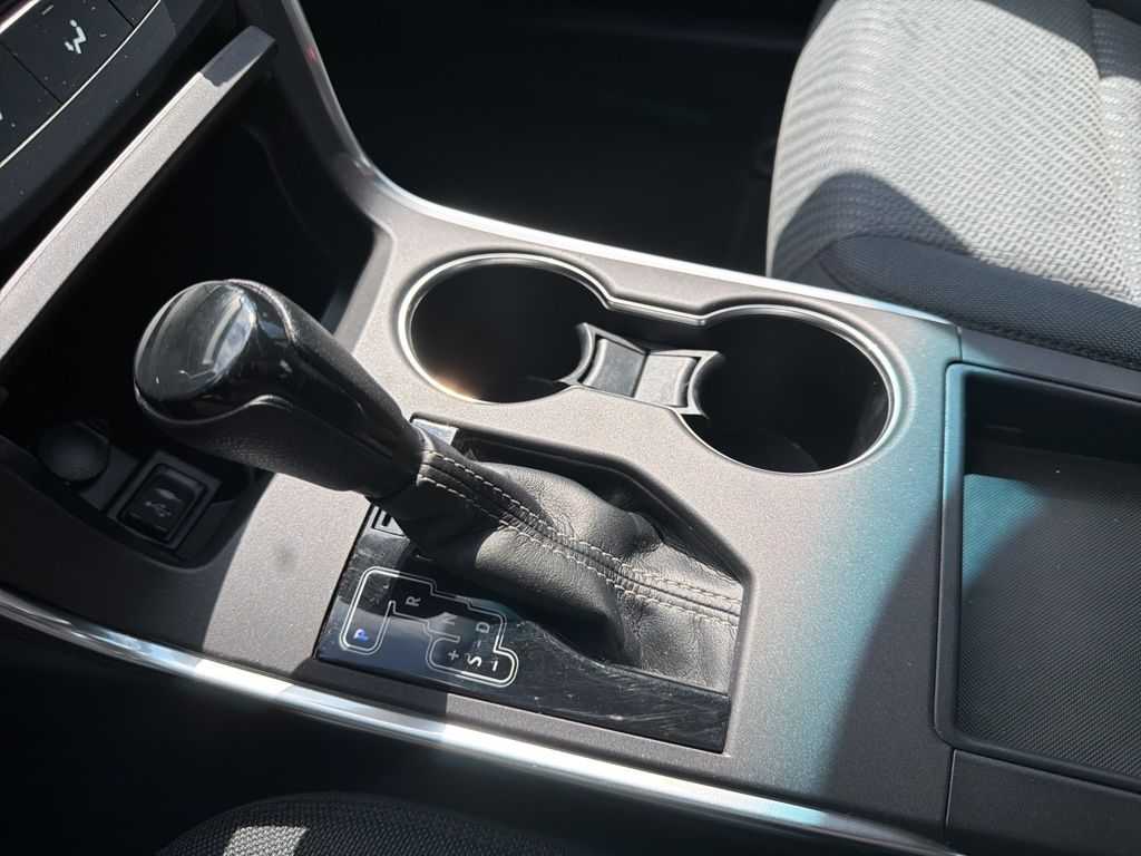 Thumbnail: 2016 Toyota Camry - 32