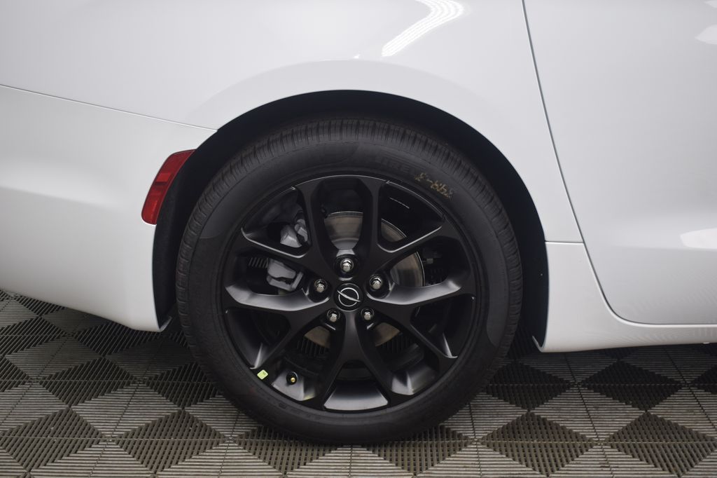 new 2026 Chrysler Pacifica car, priced at $48,714