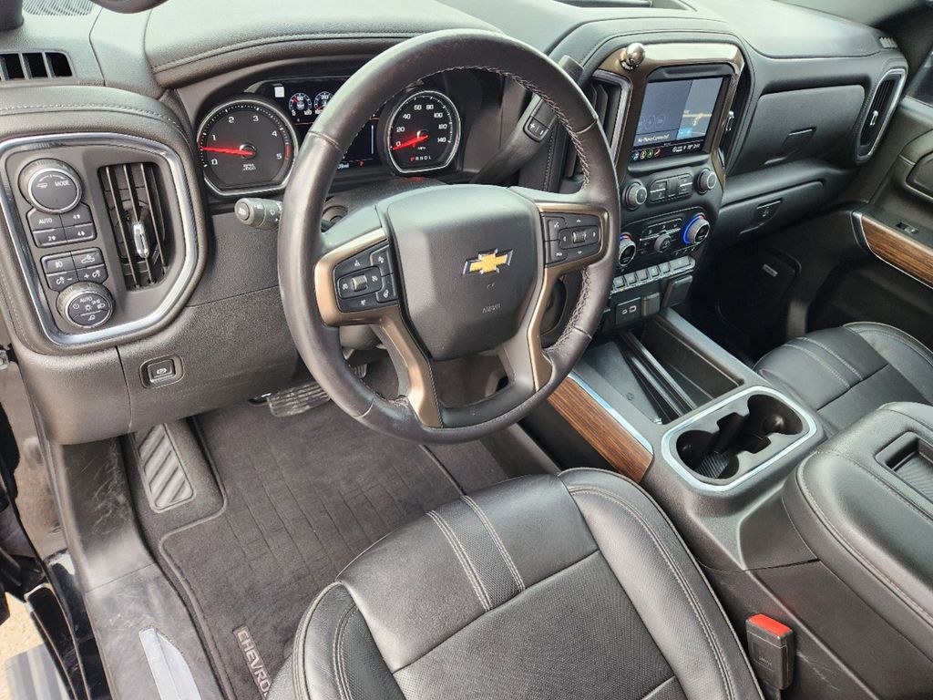 2022 Chevrolet Silverado 3500HD High Country 2