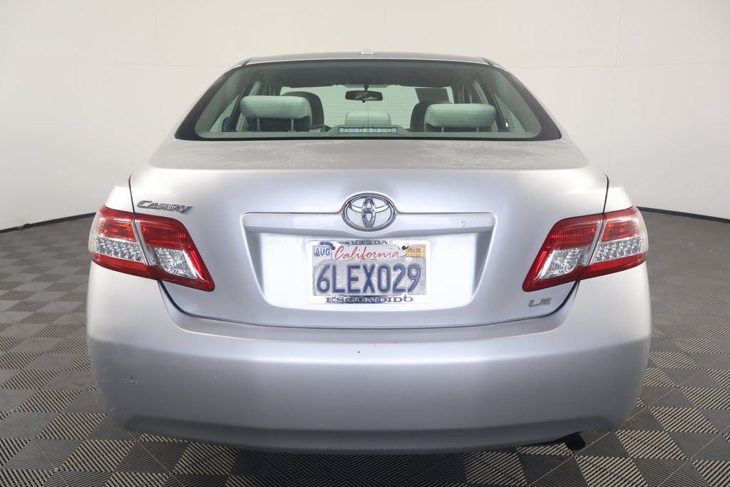 2011 Toyota Camry LE 5