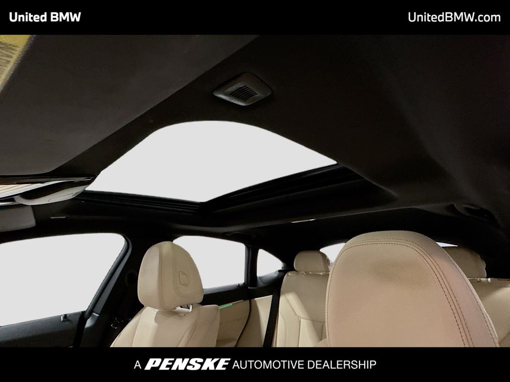 Thumbnail: 2023 BMW i4 - 12