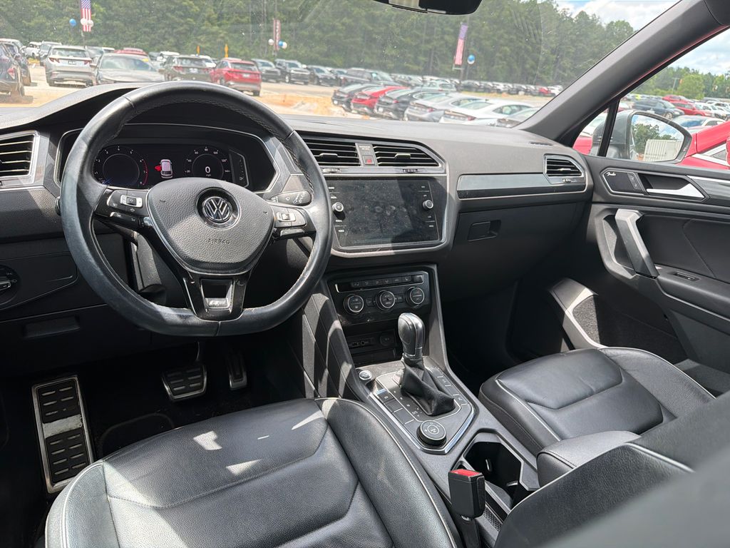 Used 2019 Platinum Gray Metallic Volkswagen 2.0T SEL Premium R-Line image 18