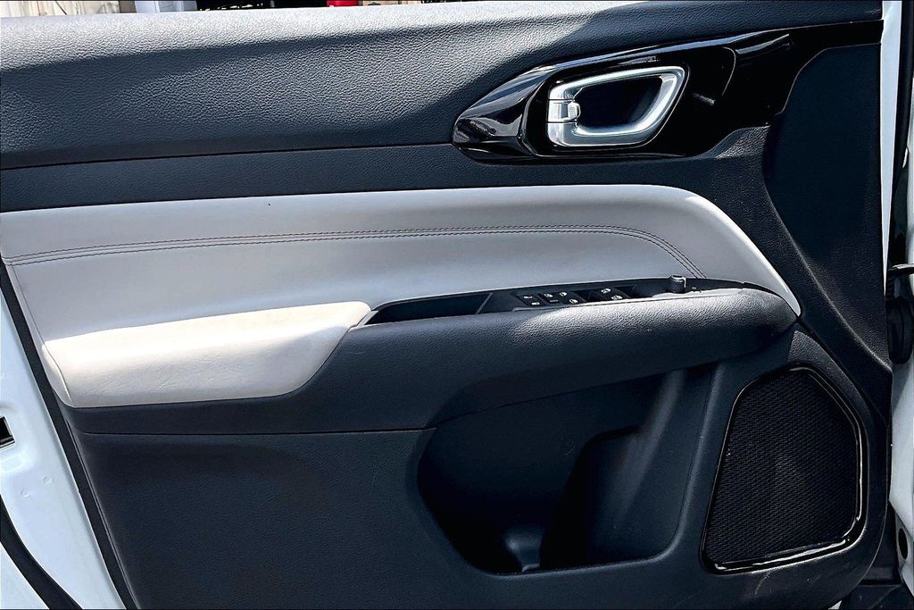 2025 Jeep Compass #18